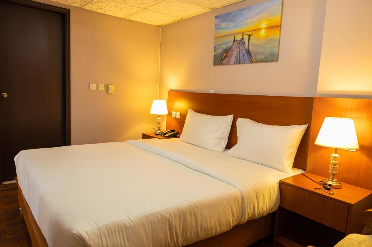 Three 888 Hotel Dubai Ngoại thất bức ảnh