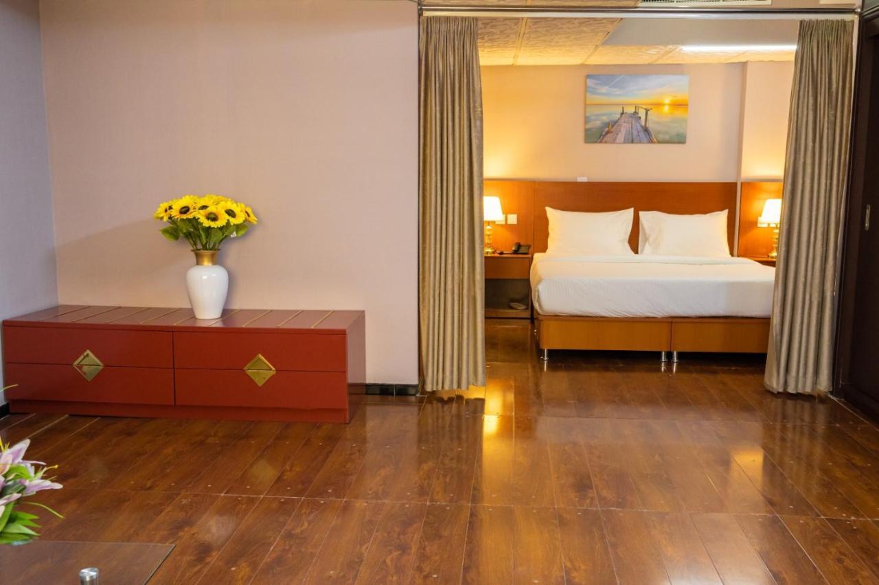 Three 888 Hotel Dubai Ngoại thất bức ảnh