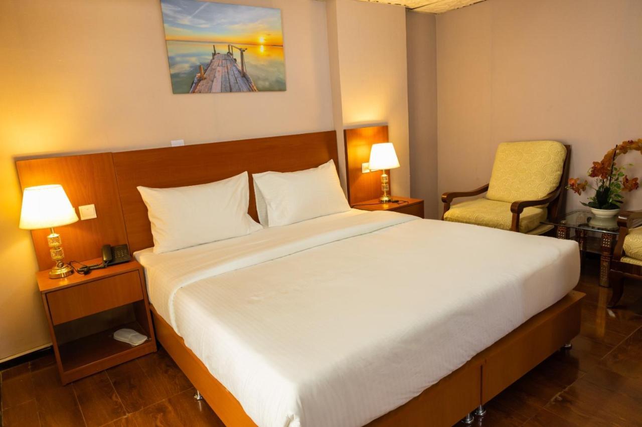 Three 888 Hotel Dubai Ngoại thất bức ảnh