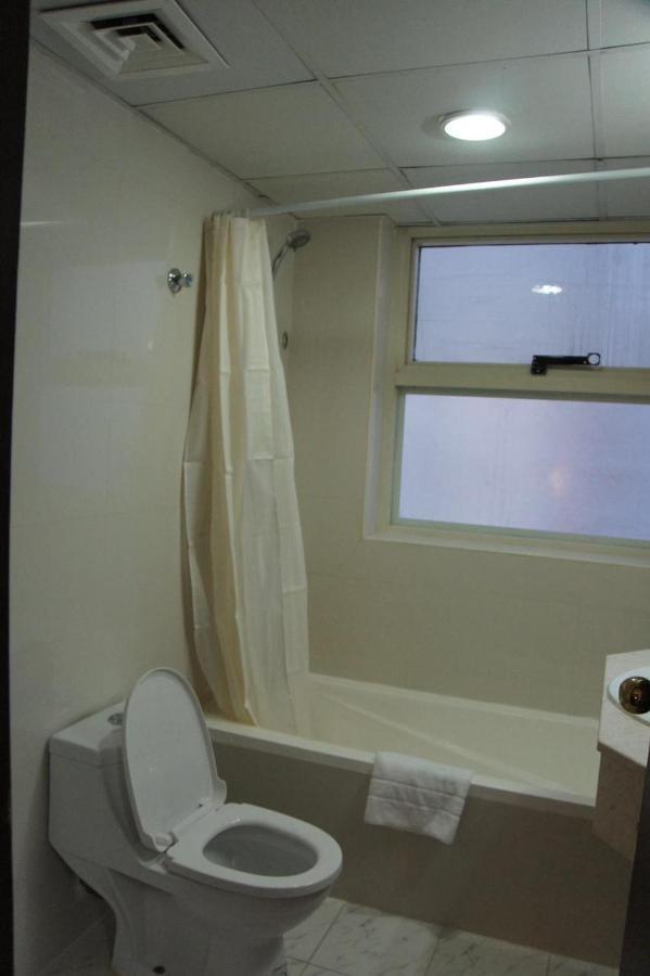 Three 888 Hotel Dubai Ngoại thất bức ảnh