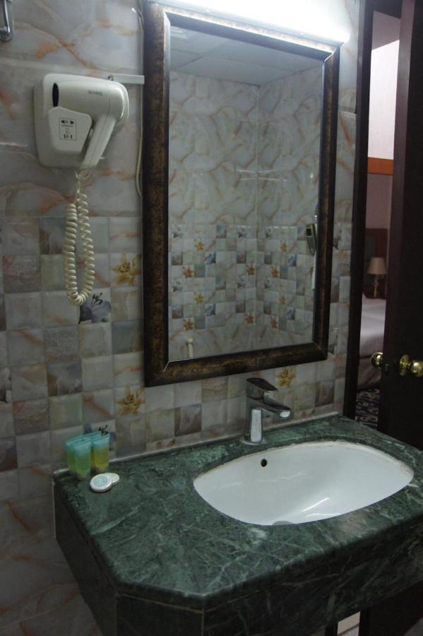 Three 888 Hotel Dubai Ngoại thất bức ảnh