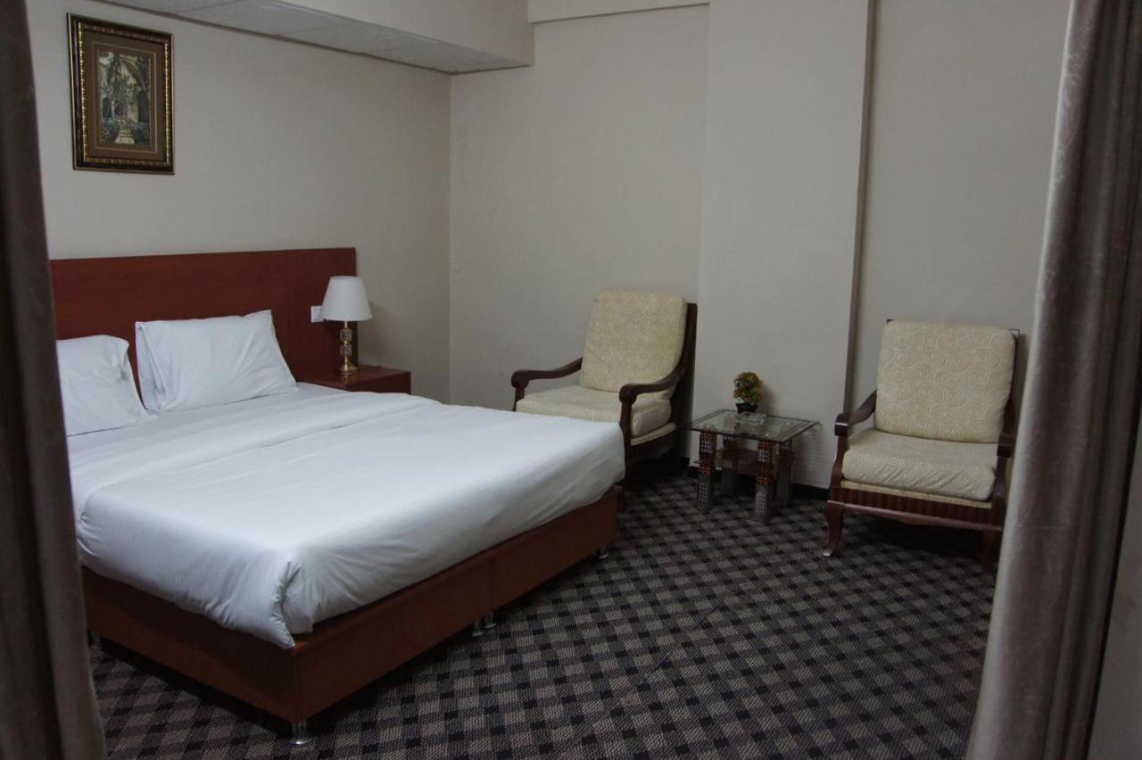 Three 888 Hotel Dubai Ngoại thất bức ảnh