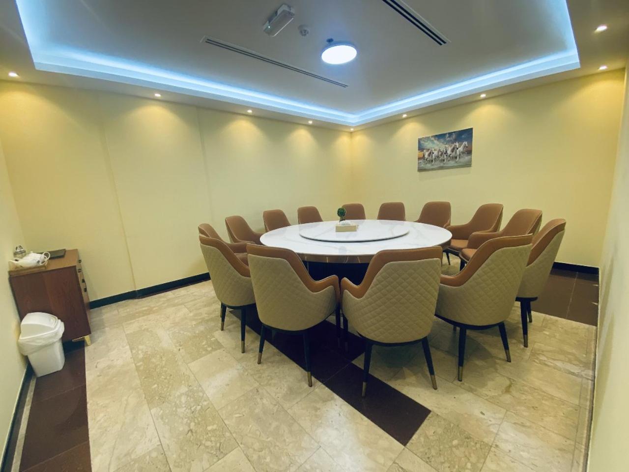 Three 888 Hotel Dubai Ngoại thất bức ảnh